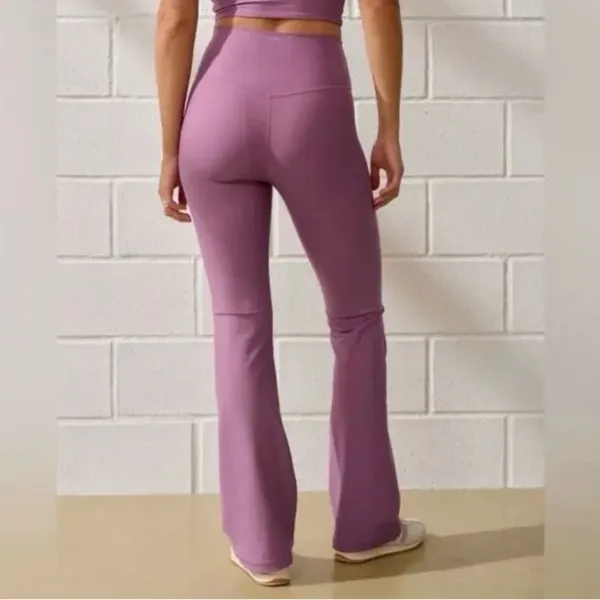 Abercrombie YPB flare leggings - Image 4
