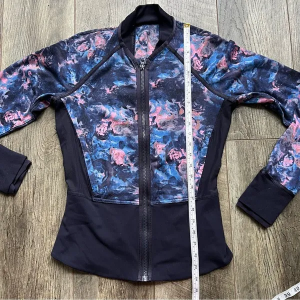 Lululemon If You’re Lucky Jacket in Moody Mirage Bark Berry Navy Floral Zip Up - Image 13