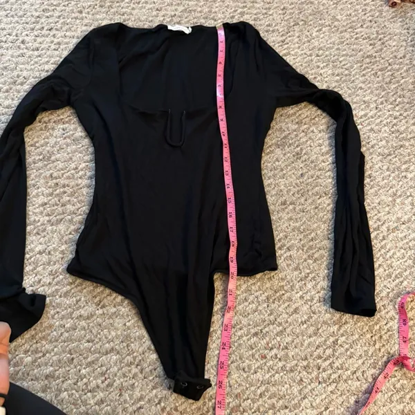 GOOD AMERICAN Stretch Jersey U Ring Bodysuit Long Sleeve Black- Size Medium (2) - Image 12