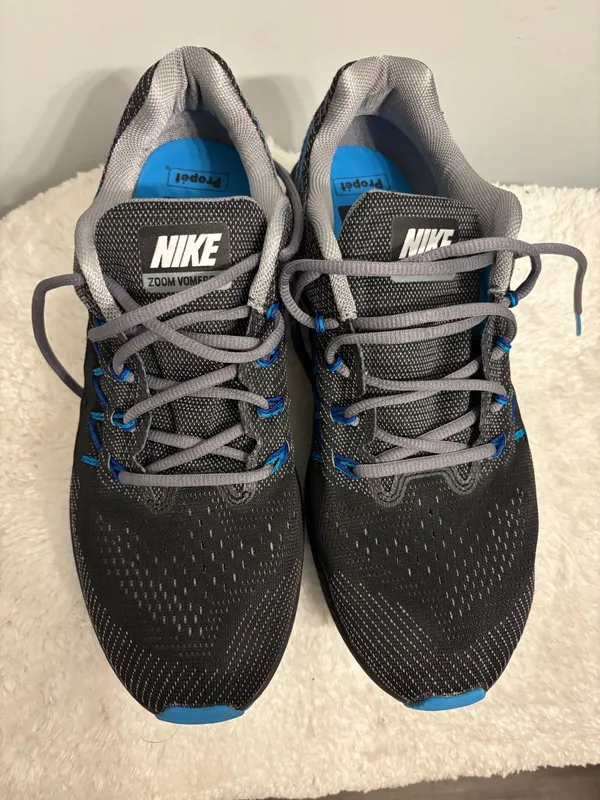 Nike unisex 11.5 running sneakers blue and black lace up .. casual  - Image 7