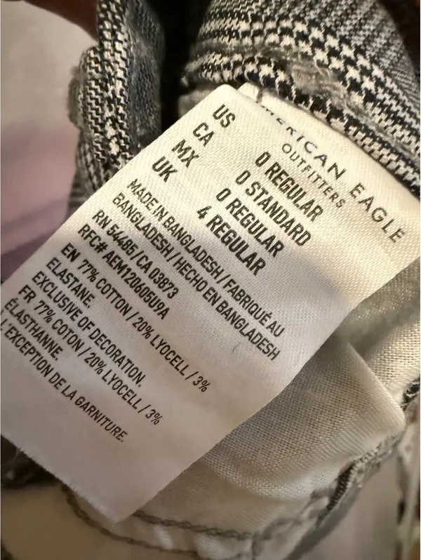 American Eagle Super Stretch Gray Plaid Mini Skirt Size 0 Regular - Image 2