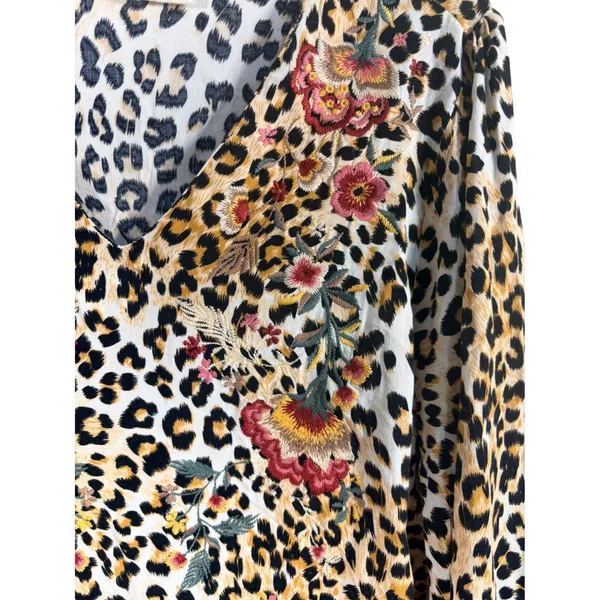 Savanna Jane Leopard Floral Embroidered Blouse Womens L Tan Black Excellent Boho - Image 5