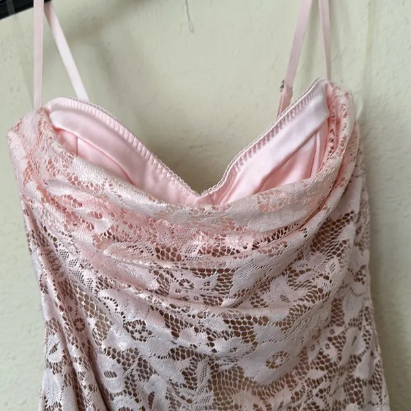 HOUSE OF CB 'Azzurra' Rose‎ Pink Lace Godet Gown NWOT size M - Image 7