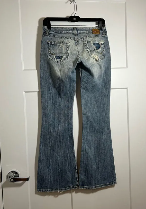 Size 27 Vintage BKE flare jeans - Image 6