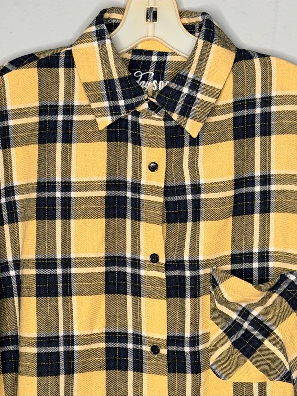 GameDay Social Iowa Hawkeyes Shirt nwot - Image 2