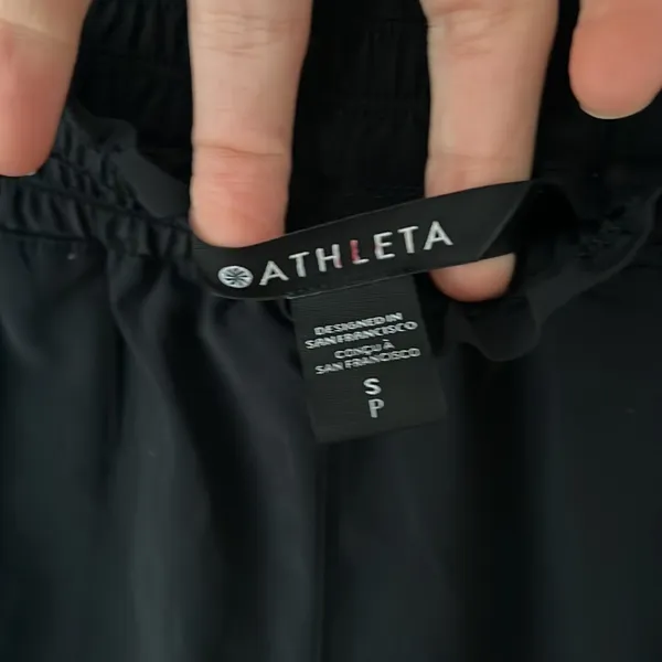 Athleta Savannah Bermuda Size Small Black - Image 3