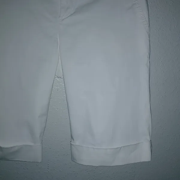 Banana Republic 6 High Rise Stretch Bermuda White Shorts - Image 2