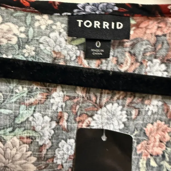 Torrid Black Floral Textured Stretch Rayon Babydoll Top Size‎ 0 L 12 NEW - Image 7