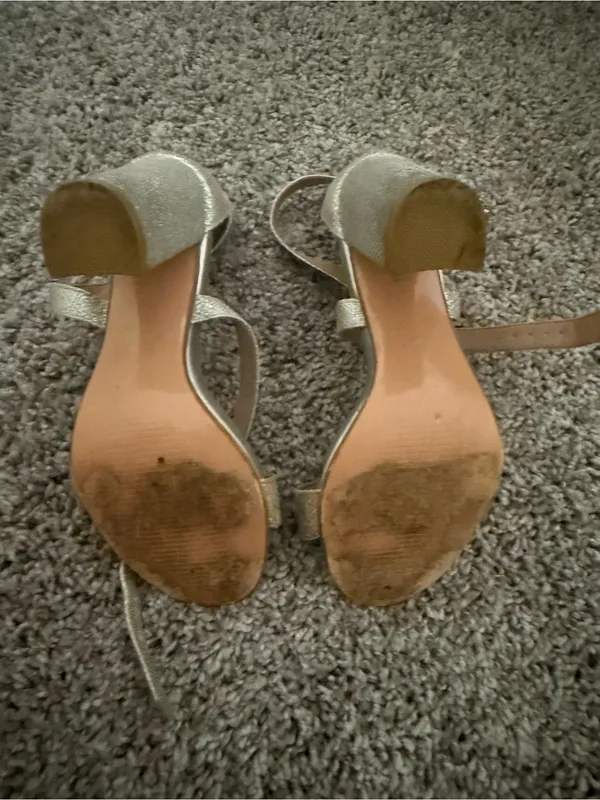 Silver heels Size 5.5 - Image 5