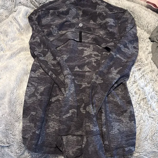 Lululemon Camo define jacket - Image 3