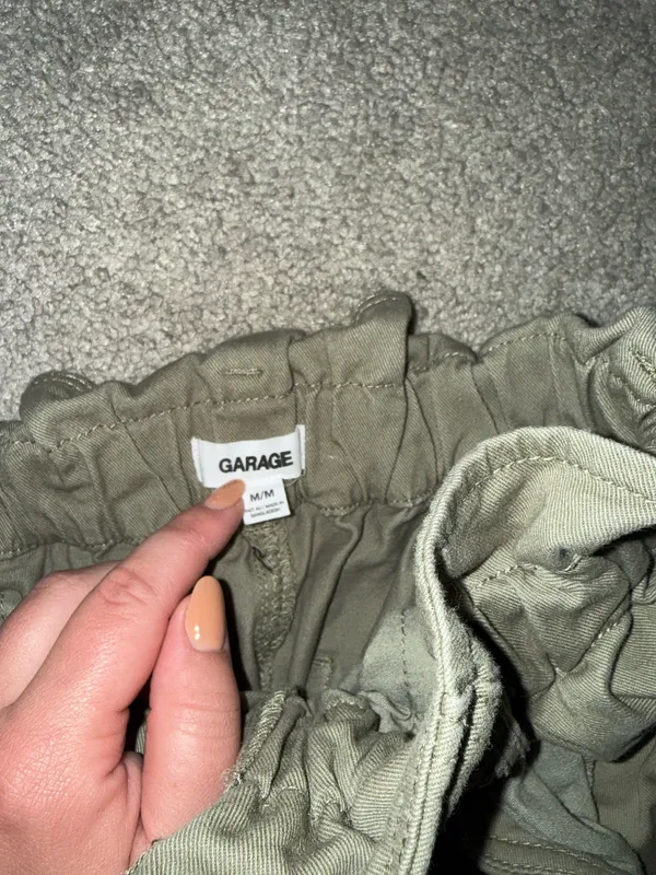Olive Paperbag Waist Trousers – Casual Chic Pants – Size M - Image 3