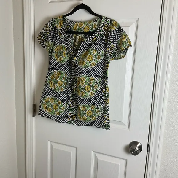 Floral Print Women's Top 100% cotton size medium - Image 8