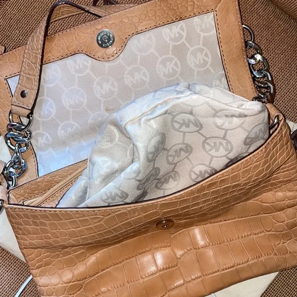 Michael Kors oversize clutch - Image 10