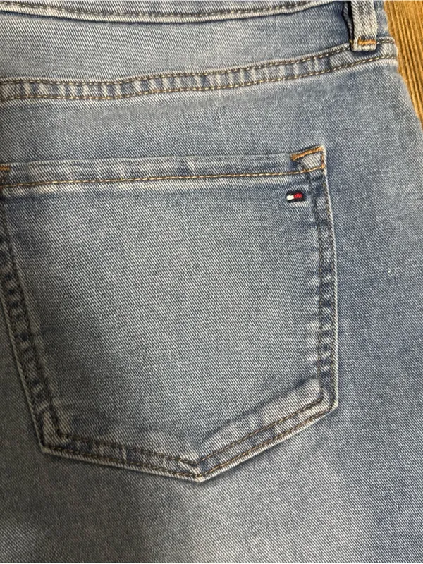 Tommy Hilfiger Jeans Light Wash Mid Rise Denim Jeans Shorts Size 10 - Image 6
