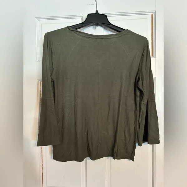 Women’s long sleeve shirt size Large - Image 2