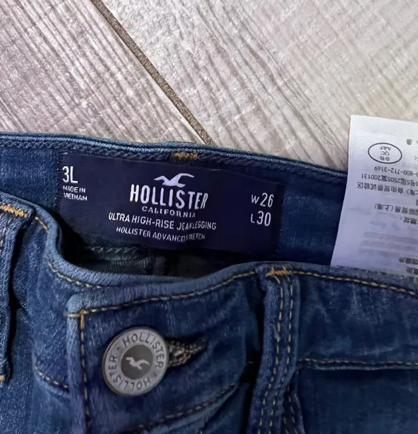 Hollister Jeans - Image 2