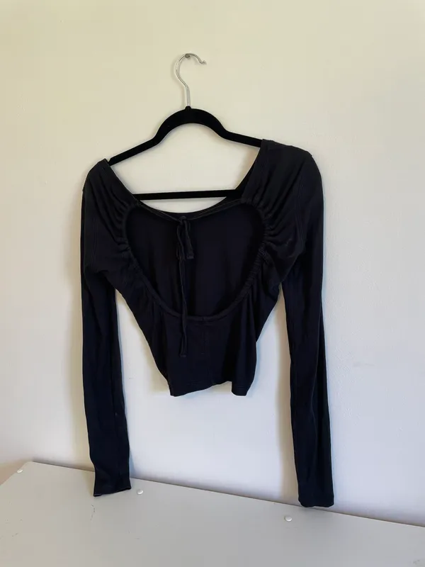 Lululemon Open Back Ribbed Long Sleeve Shirt - Image 7
