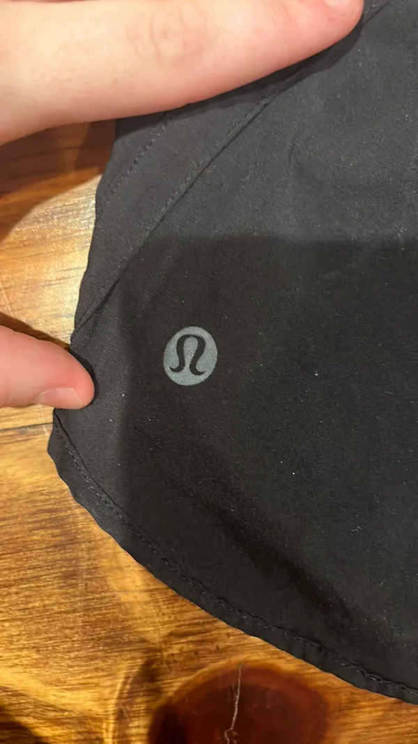 Lululemon Shorts Tracker High-Rise - Image 4