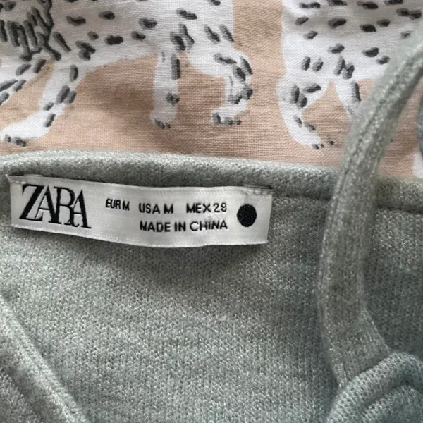 NWOT Zara Grey Knit Cropped Top - Image 2