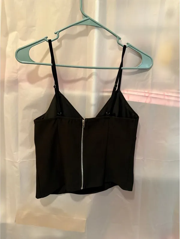 Edikted Black Spaghetti Strap Crop Top with Back Zipper NWT - Image 3