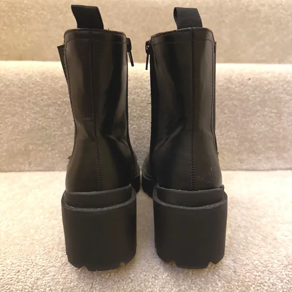 Time and Tru Chelsea‎ Boots Black Lug Sole Chunky Heel Womens 9 WMTT42FF031 - Image 4