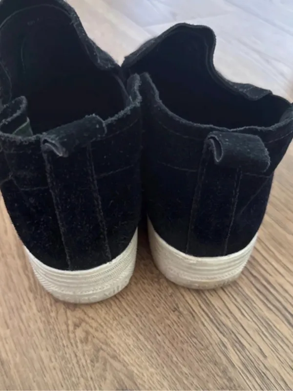 Women’s High Slip on Sneakers Black Size 8.5 - Image 4