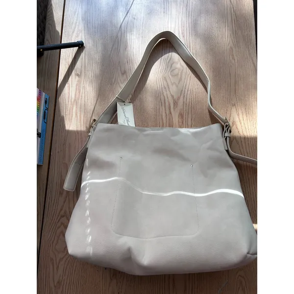 A New Day New Womens Universal Thread Faux Leather Look Handbag Purse Cream 15”x16” w/flaw - Image 3