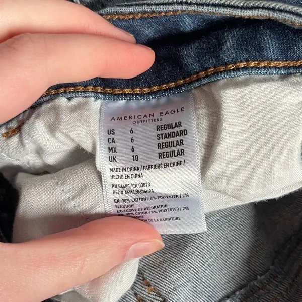 American Eagle dark blue washed jeans. - Image 4