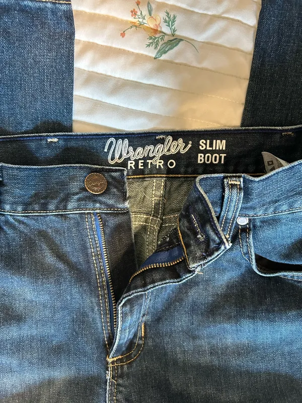 Men’s Wrangler Jeans - Image 3
