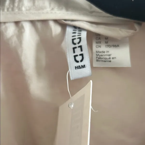 H&M NWT Light Taupe Women's Windbreaker Jacket with Contrast Piping - Image 6