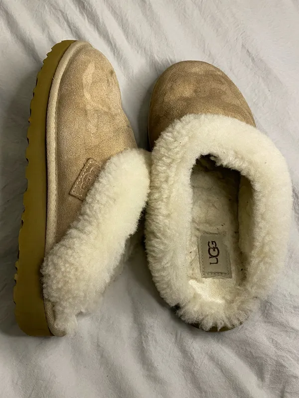 UGG tan & cream slippers #cozy #comfort women size 9 - Image 4