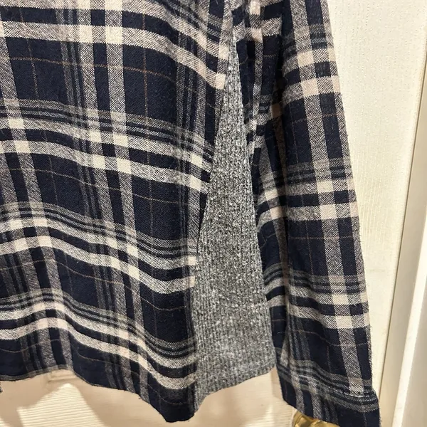 Hem & Thread Navy Blue Plaid Mixed Media Knit‎ Back Flannel Shirt Womens Large - Image 4