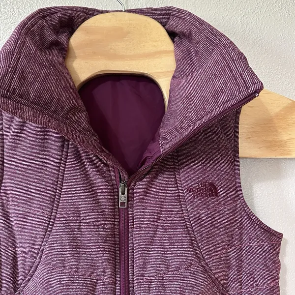 The North Face Women's‎ Medium Pseudio Puffer Vest Quilted Full Zip Purple - Image 2