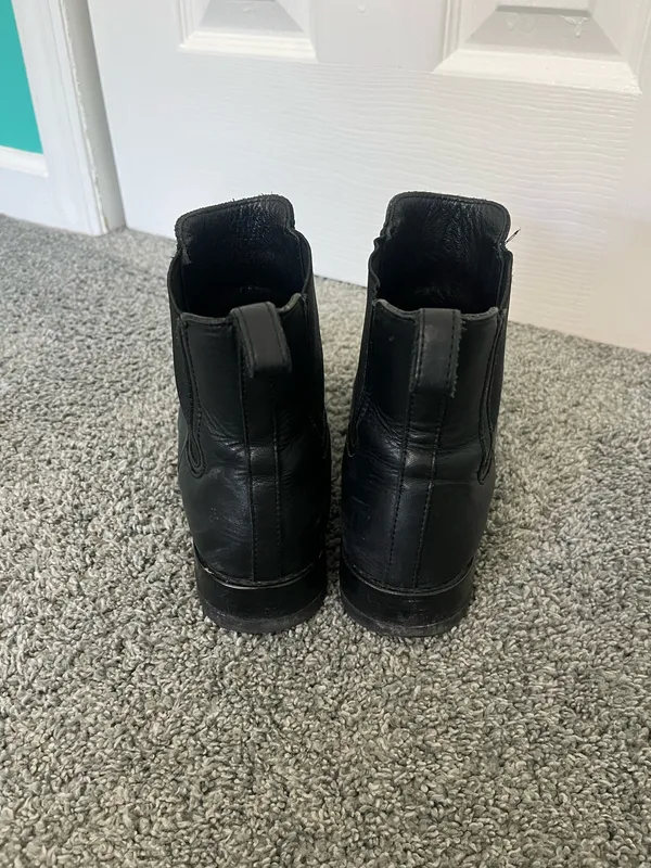 Black Duchess Thursday Boot Size 8 - Image 3