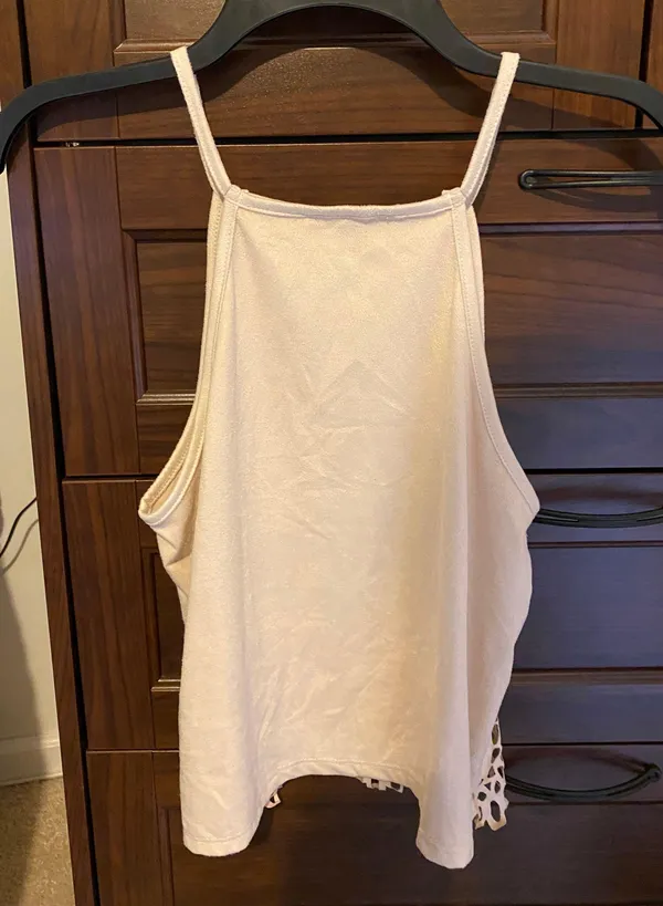Charlotte Russe Cropped Tank Top - Image 2