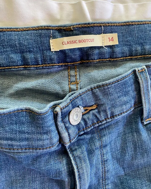 Levi's Classic Bootcut Jeans - Image 2