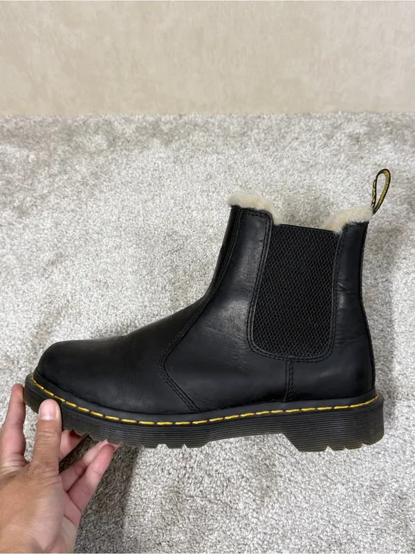 Dr. Martens Women’s 2976 Leonore Faux Fur Lined Chelsea Boots Leather in Black 9 - Image 6