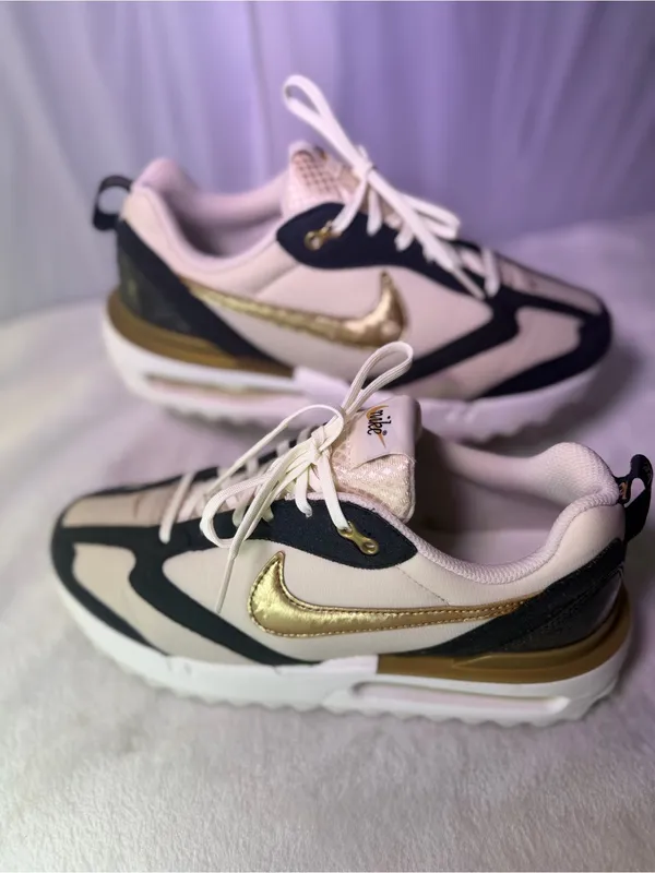 Nike Women's White Black Sneakers with Metallic Gold Swoosh - Image 3
