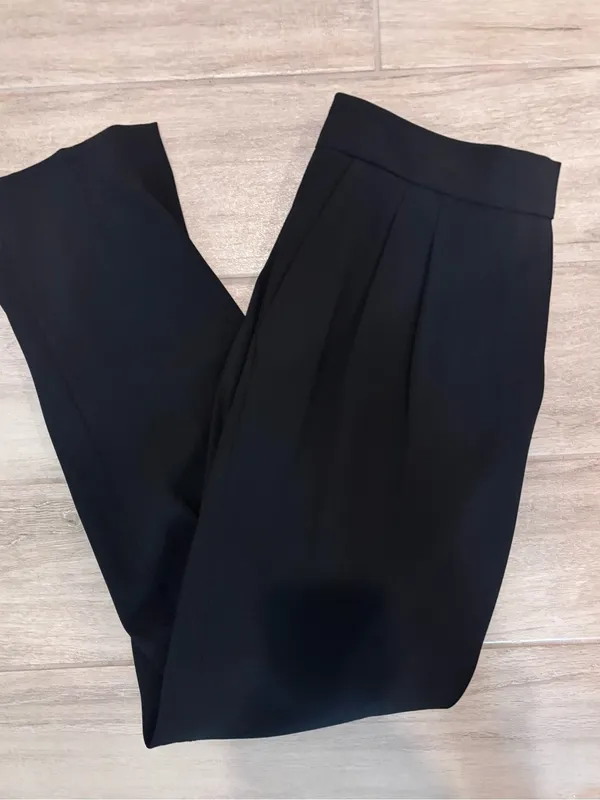 Aritzia Babaton Black Cohen Pleat Front Pants size 8 - Image 10