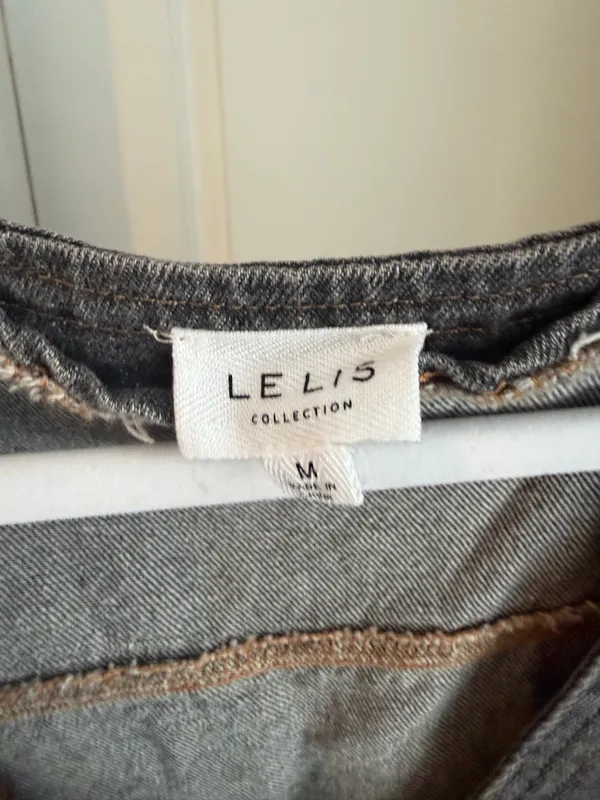 Le Lis V Neck Sleeveless Denim Romper - Image 6