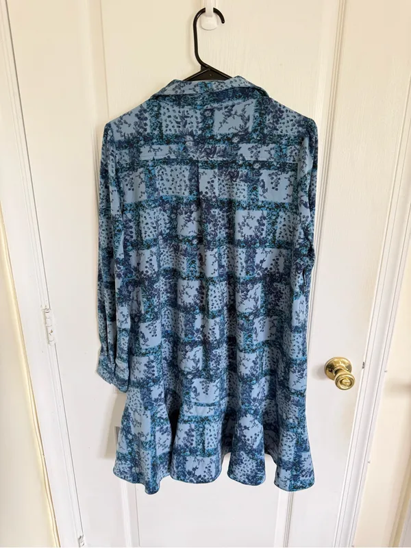 Tuckernuck Callahan Shirt Dress in Trellis Vine Crepe - Image 6