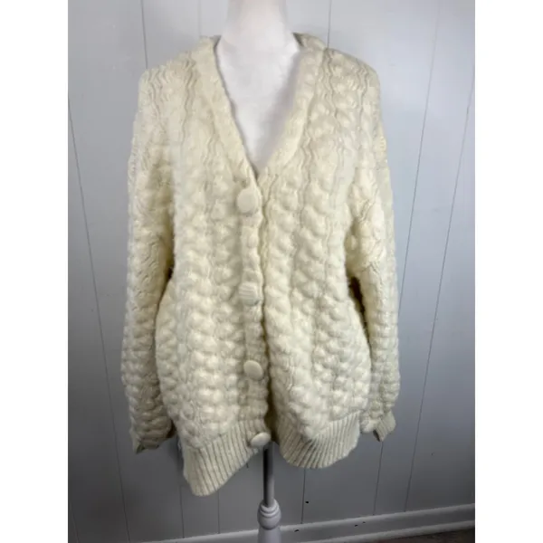 POL Chunky V-Neck Bubble Cardigan Sweater in Ivory. Size M. - Image 2
