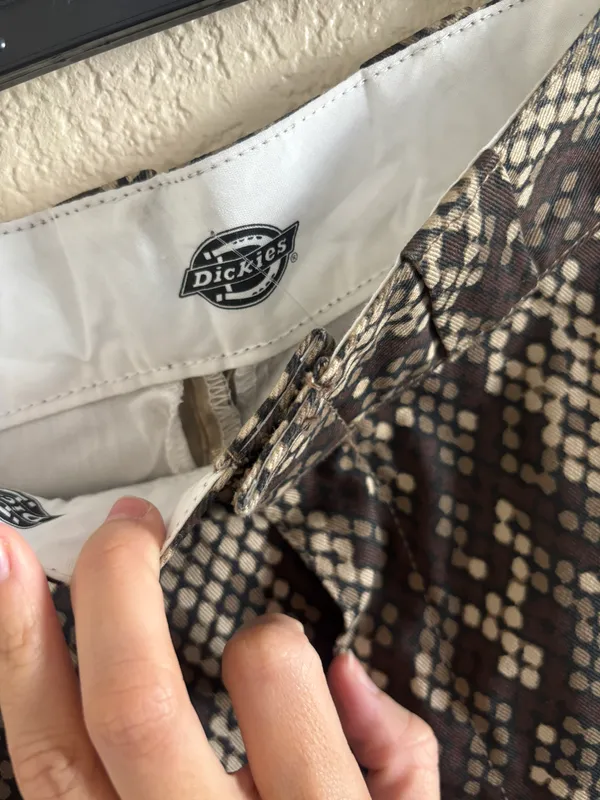 Dickies Camden pants in beige - Image 7