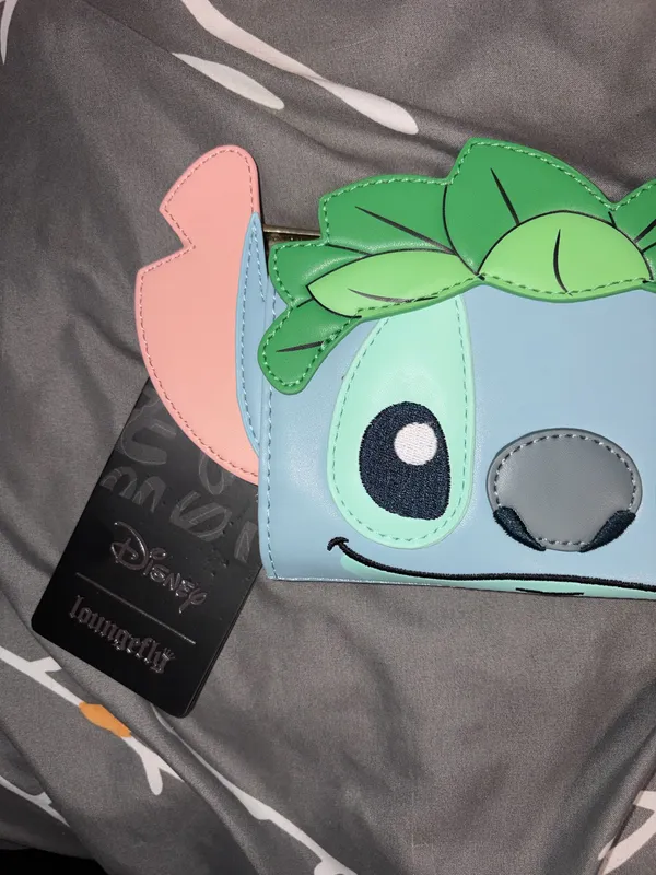 Loungefly Disney Lio & Stitch Luau Stitch Bifold Wallet New with Tags NWT - Image 4