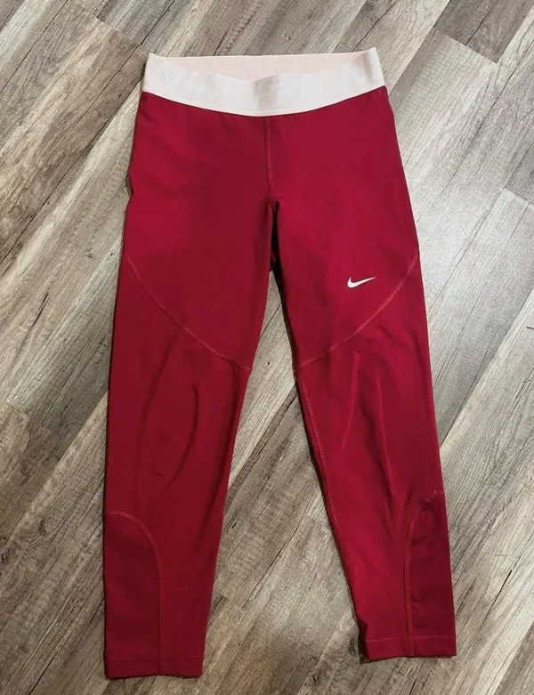 Women’s Nike Pro Therma Leggings - Image 2