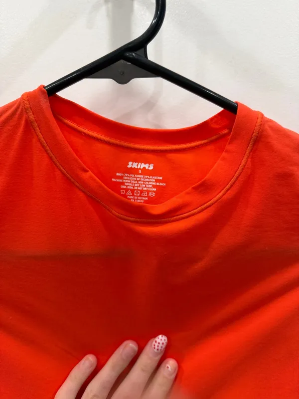 SKIMS Fits Everybody T-Shirt - Image 2