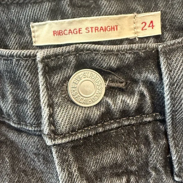 LEVI’S Ribcage Straight Jeans in Washed Black‎ size 24 - Image 6