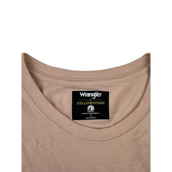 Wrangler - Yellowstone Dutton Ranch Tee in Pink - Image 2