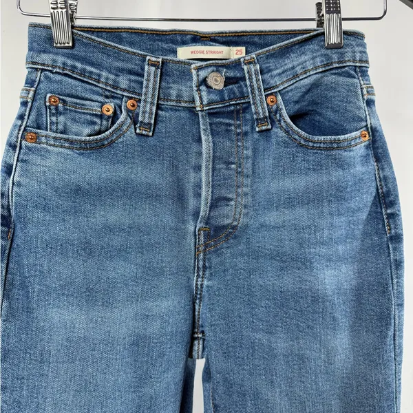Levi's Wedgie Straight Ankle Jeans‎ in Light Blue Size 25 - Image 3