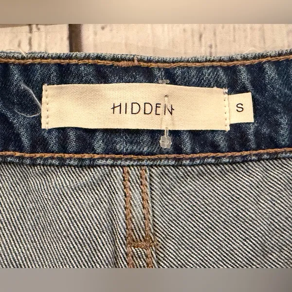 Hidden Jeans NWT Women's S. Sofie Mom Denim Shorts Blue Jean Distressed Raw Hem inv605 - Image 4